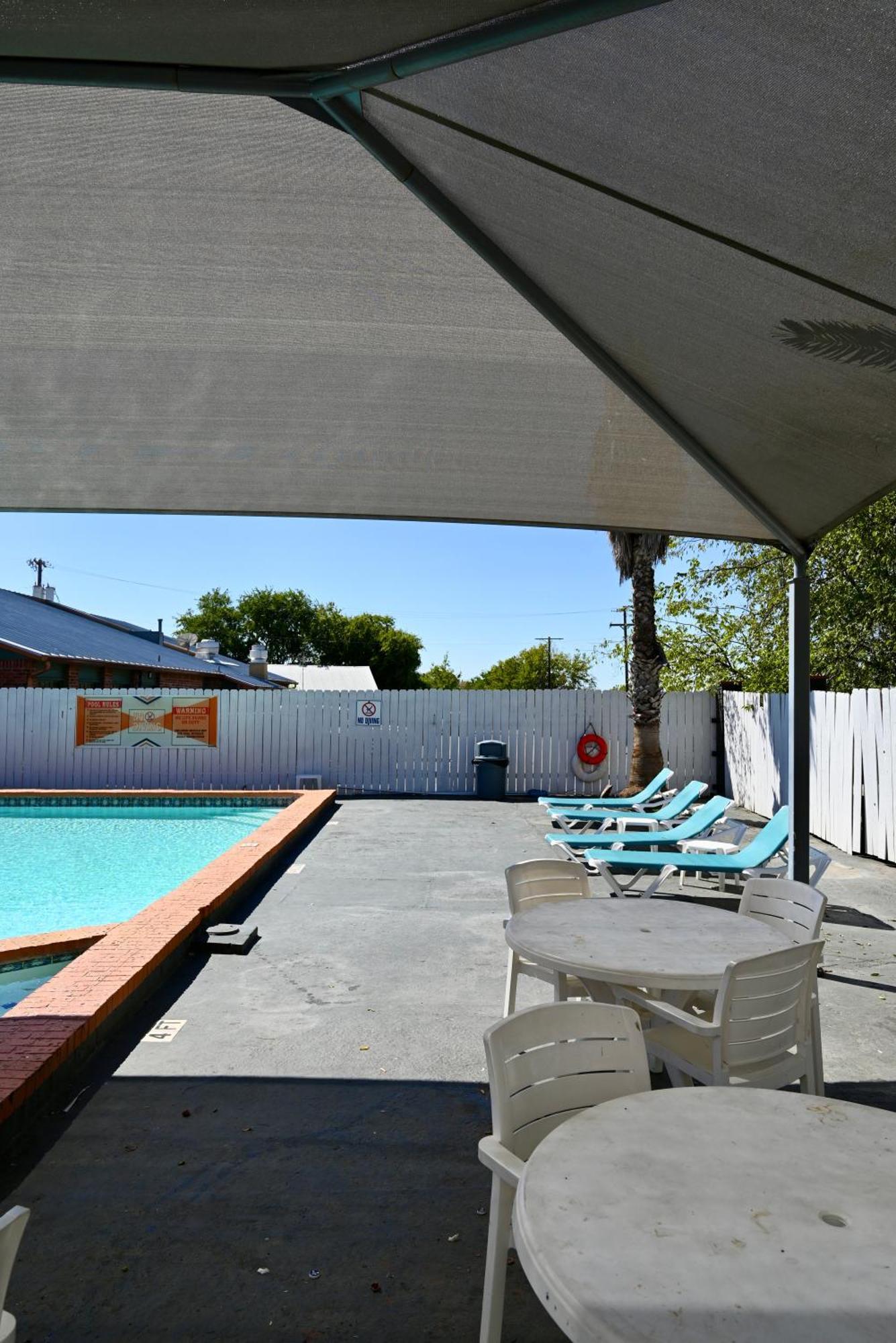 Howard Johnson By Wyndham Near Schlitterbahn New Braunfels Εξωτερικό φωτογραφία
